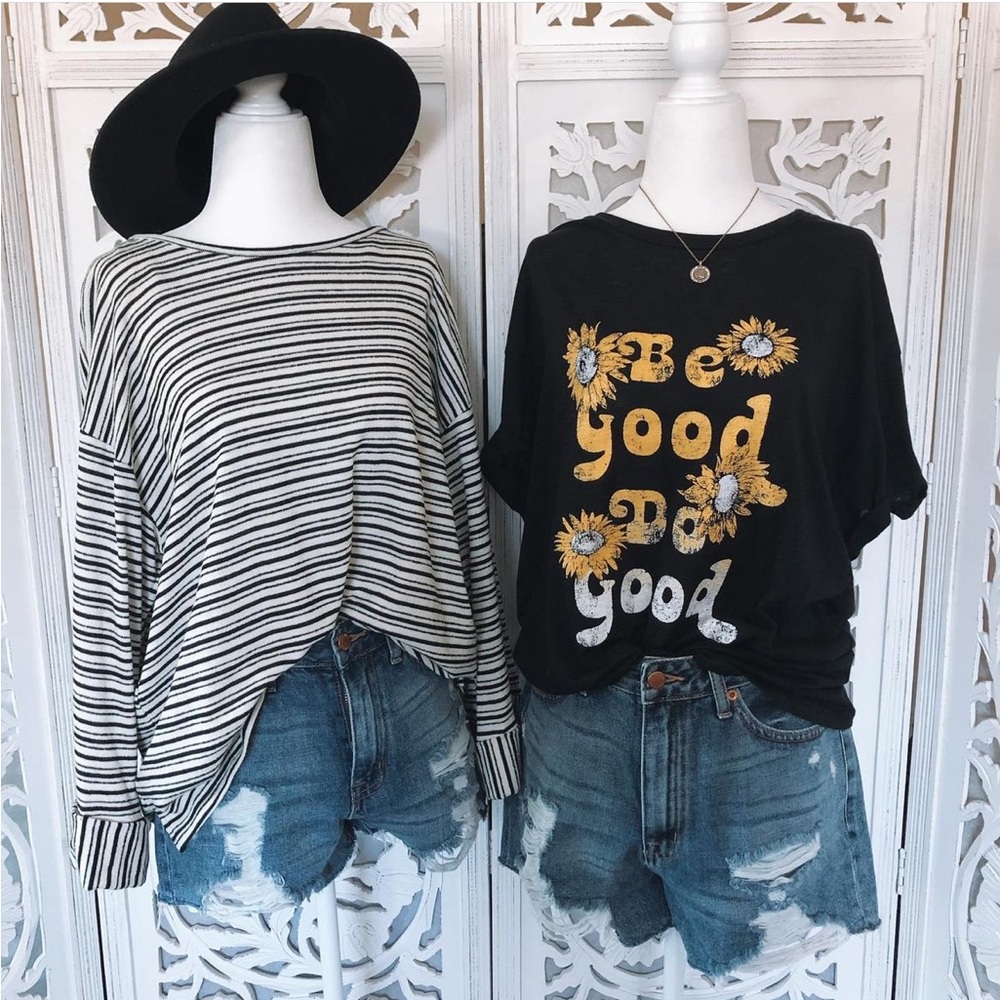 Black and white striped Sweaterlike top - Picture 2 of 11